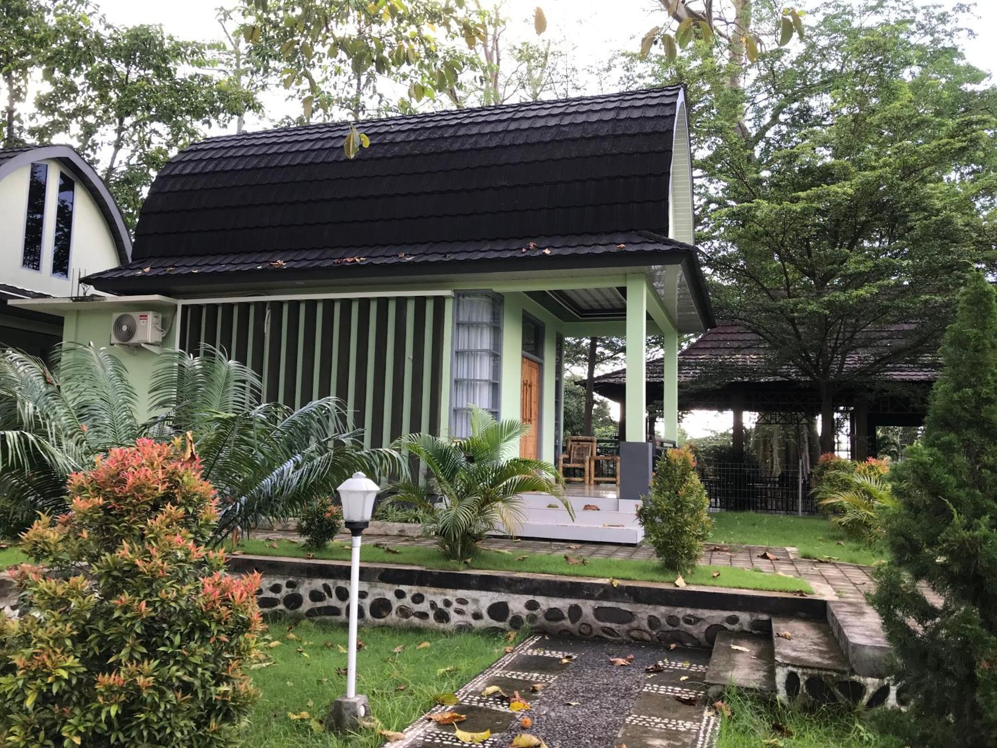 Pohon Purba Resort & Restaurant Labuhan Pandan 外观 照片